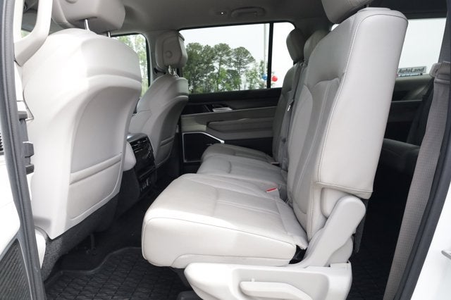 2024 Jeep Wagoneer L Series II 4x2