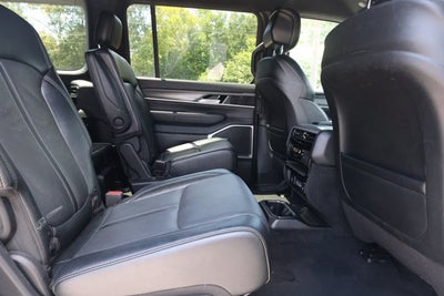 2024 Jeep Wagoneer L Series II 4x2