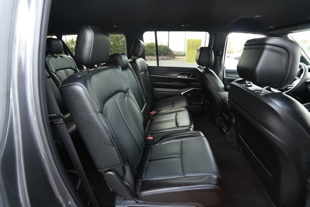 2024 Jeep Wagoneer L Series II 4x2