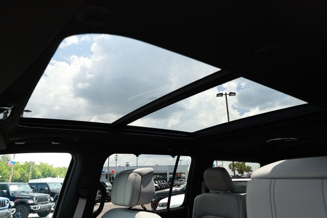 2026 Jeep Grand Wagoneer GRAND WAGONEER SUMMIT OBSIDIAN 4X4