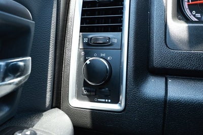 2024 RAM 1500 Classic SLT Quad Cab 4x2 6'4' Box