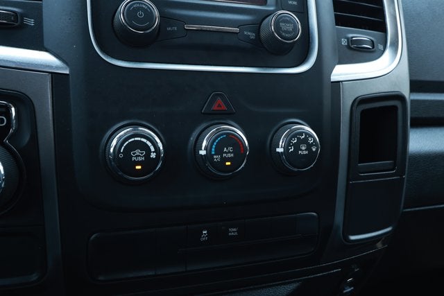 2024 RAM 1500 Classic SLT Quad Cab 4x2 6'4' Box