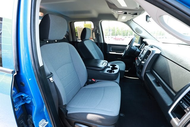 2024 RAM 1500 Classic SLT Quad Cab 4x2 6'4' Box