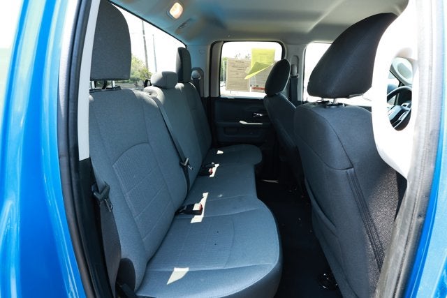 2024 RAM 1500 Classic SLT Quad Cab 4x2 6'4' Box