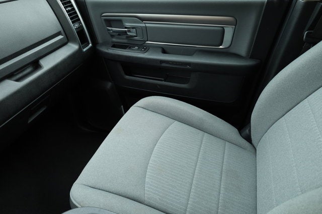 2024 RAM 1500 Classic SLT Quad Cab 4x2 6'4' Box