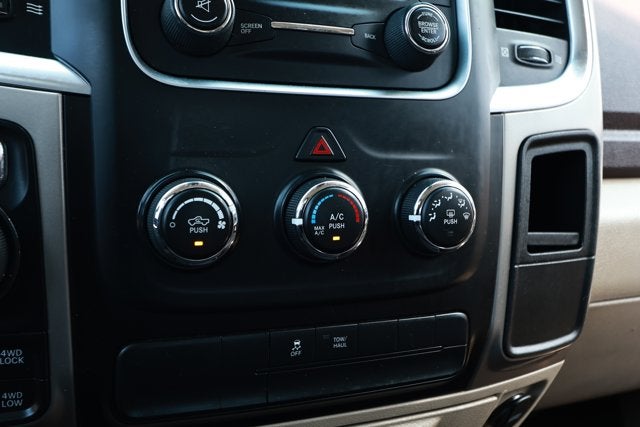 2020 RAM 1500 Classic SLT Crew Cab 4x4 6'4' Box