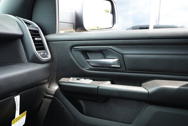 2026 RAM Ram 1500 RAM 1500 TRADESMAN CREW CAB 4X2 5'7' BOX