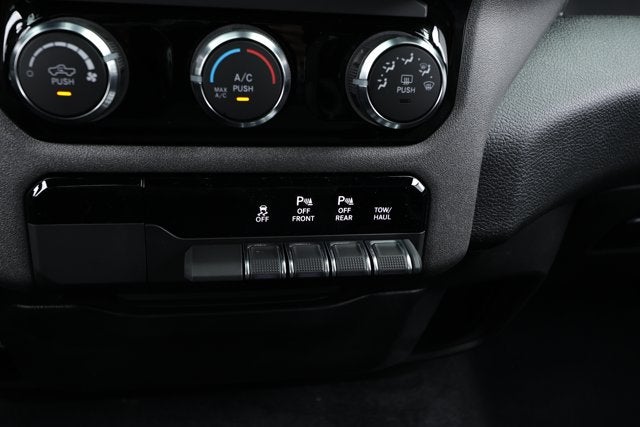 2026 RAM Ram 1500 RAM 1500 TRADESMAN CREW CAB 4X2 5'7' BOX