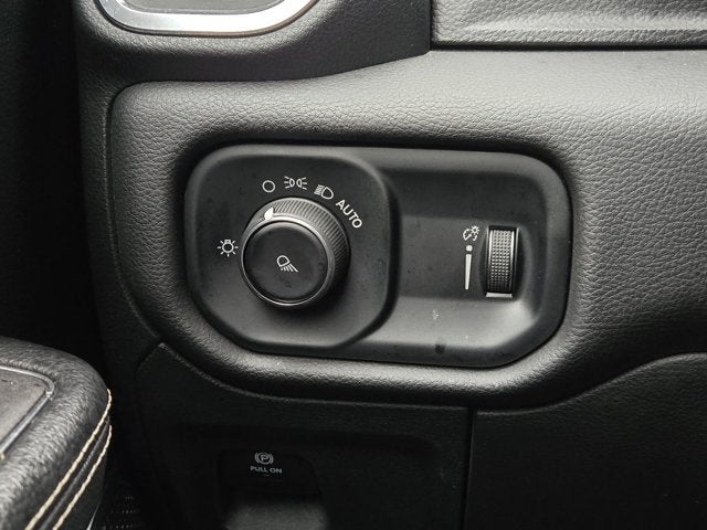 2024 RAM 1500 Laramie Crew Cab 4x2 5'7' Box