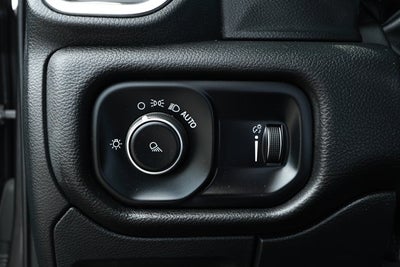 2024 RAM 1500 Laramie Crew Cab 4x2 5'7' Box