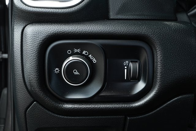 2024 RAM 1500 Laramie Crew Cab 4x2 5'7' Box