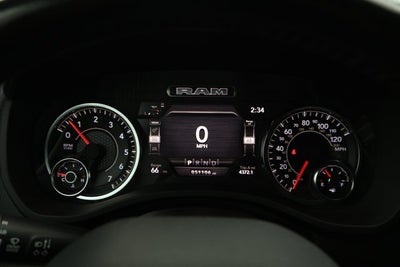 2024 RAM 1500 Laramie Crew Cab 4x2 5'7' Box