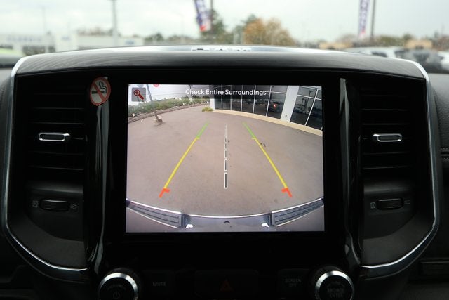 2024 RAM 1500 Laramie Crew Cab 4x2 5'7' Box