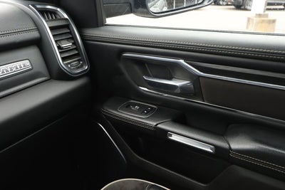 2024 RAM 1500 Laramie Crew Cab 4x2 5'7' Box