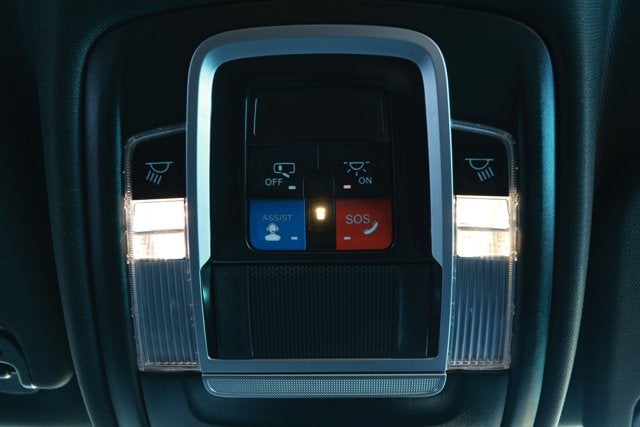 2024 RAM 1500 Laramie Crew Cab 4x2 5'7' Box