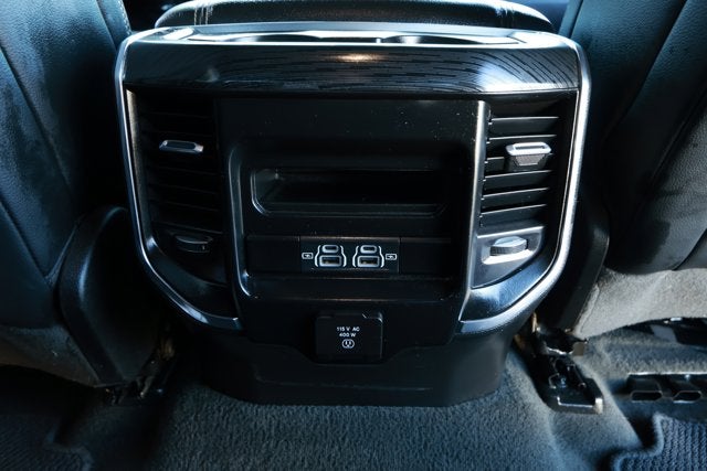 2024 RAM 1500 Laramie Crew Cab 4x2 5'7' Box