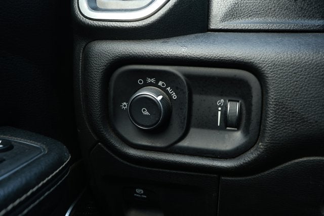 2024 RAM 1500 Laramie Crew Cab 4x2 5'7' Box