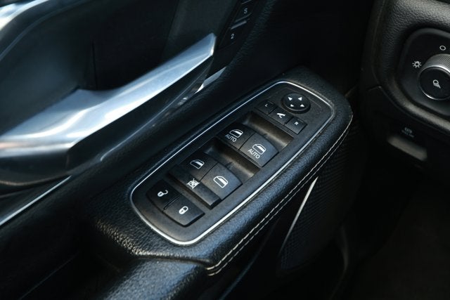 2024 RAM 1500 Laramie Crew Cab 4x2 5'7' Box