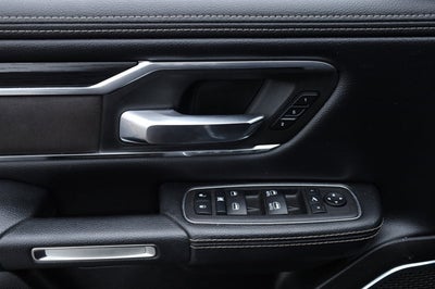 2024 RAM 1500 Laramie Crew Cab 4x2 5'7' Box