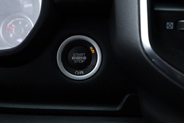 2024 RAM 1500 Laramie Crew Cab 4x2 5'7' Box