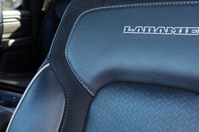 2024 RAM 1500 Laramie Crew Cab 4x2 5'7' Box