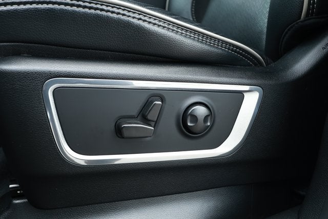 2022 RAM 1500 Laramie Crew Cab 4x2 5'7' Box