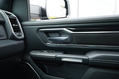 2022 RAM 1500 Laramie Crew Cab 4x2 5'7' Box