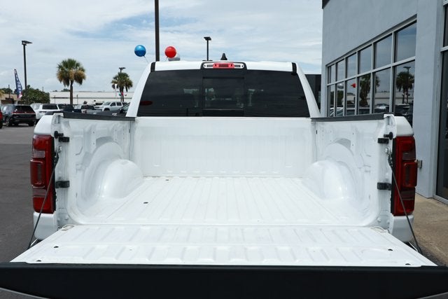 2022 RAM 1500 Laramie Crew Cab 4x2 5'7' Box