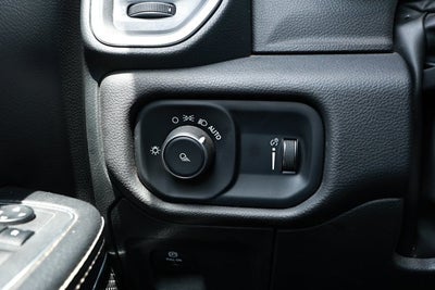 2024 RAM 1500 Laramie Crew Cab 4x2 5'7' Box