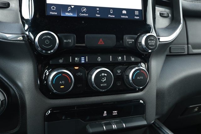 2024 RAM 1500 Laramie Crew Cab 4x2 5'7' Box