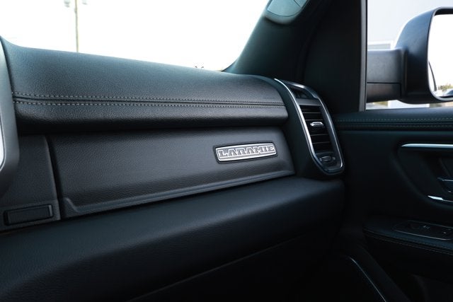 2024 RAM 1500 Laramie Crew Cab 4x2 5'7' Box