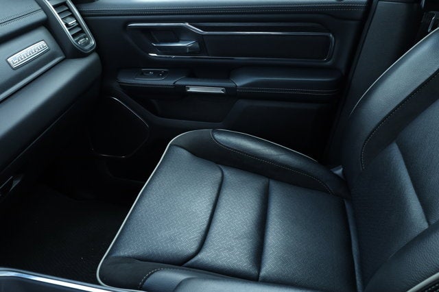 2024 RAM 1500 Laramie Crew Cab 4x2 5'7' Box