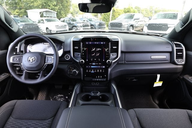 2027 RAM Ram 1500 RAM 1500 BIG HORN CREW CAB 4X4 5'7' BOX