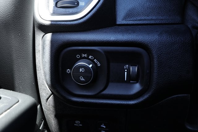 2021 RAM 1500 Big Horn Crew Cab 4x4 5'7' Box