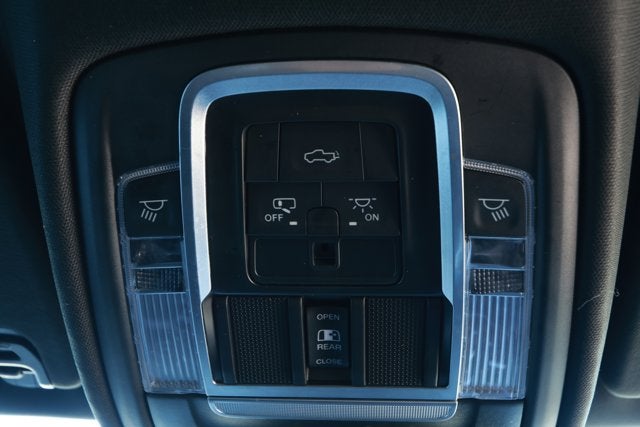 2022 RAM 1500 Laramie Crew Cab 4x4 5'7' Box