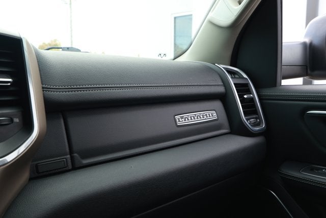 2022 RAM 1500 Laramie Crew Cab 4x4 5'7' Box
