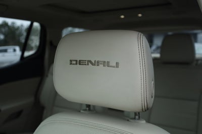 2022 GMC Acadia FWD Denali