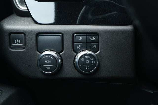 2024 GMC Sierra 1500 2WD Crew Cab Short Box SLT