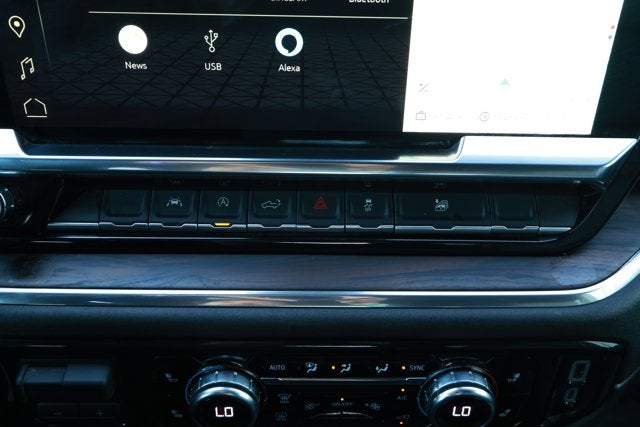 2025 GMC Sierra 1500 2WD Crew Cab Short Box SLT