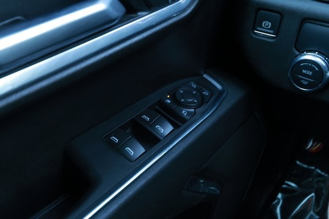 2025 GMC Sierra 1500 2WD Crew Cab Short Box SLT