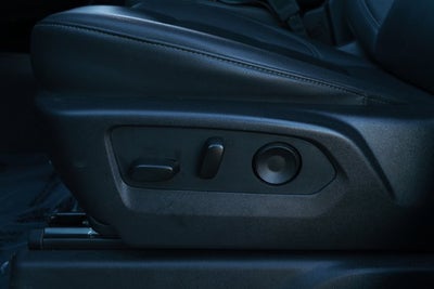 2025 GMC Sierra 1500 2WD Crew Cab Short Box SLT