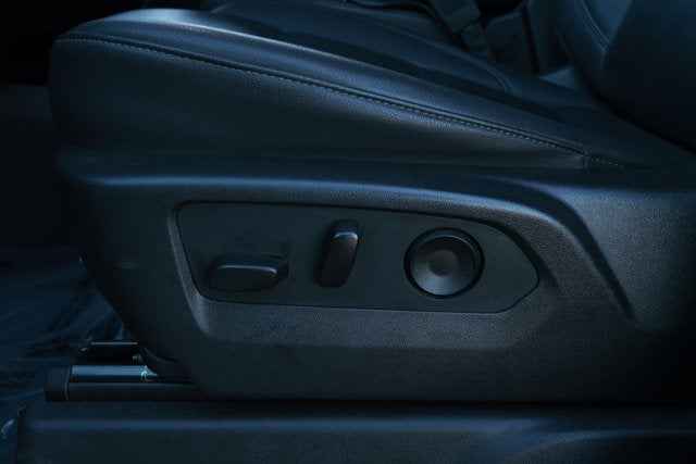 2025 GMC Sierra 1500 2WD Crew Cab Short Box SLT