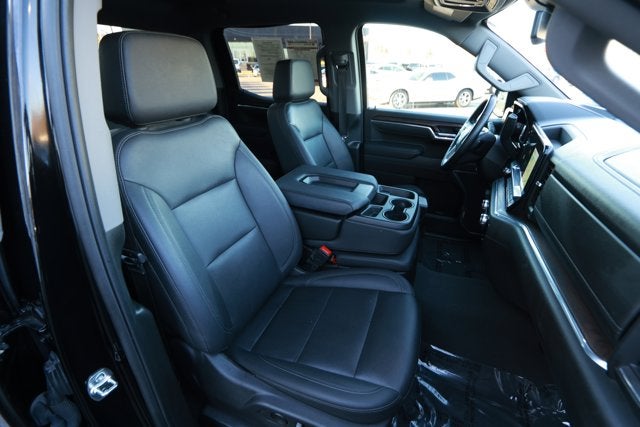 2025 GMC Sierra 1500 2WD Crew Cab Short Box SLT