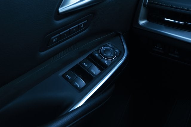 2024 Cadillac XT4 FWD Premium Luxury