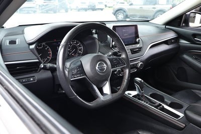 2022 Nissan Altima SR FWD