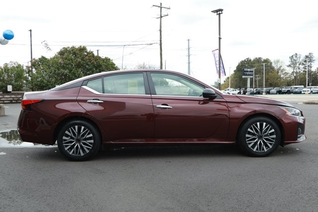 2024 Nissan Altima SV FWD