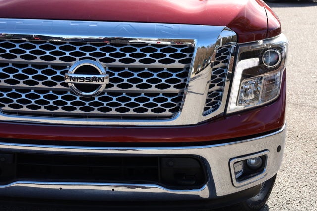 2017 Nissan TITAN SL