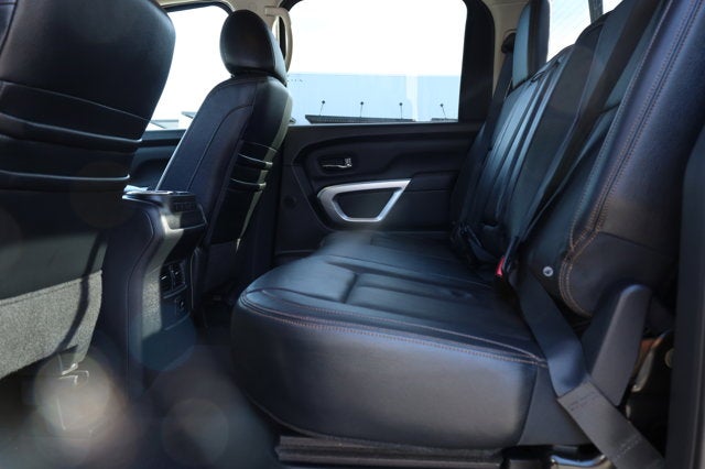 2017 Nissan TITAN SL