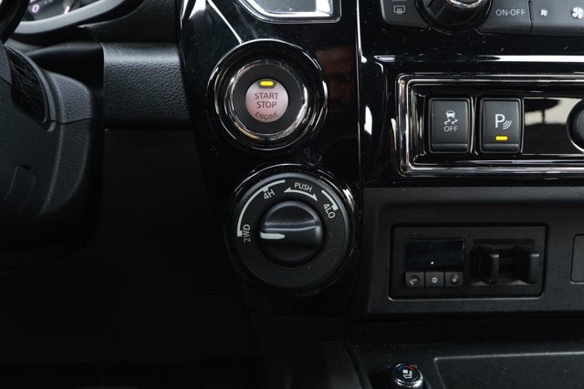 2023 Nissan TITAN Crew Cab Platinum Reserve 4x4