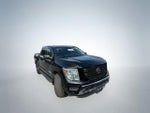 2021 Nissan TITAN Crew Cab SV 4x2